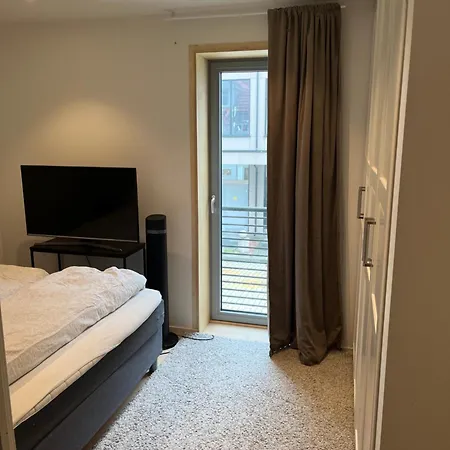 Urban Resident By The Ferry Lägenhet *